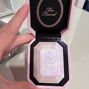 Too Faced Diamond Highlighter